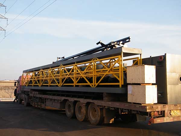 刮吸泥机运输现场